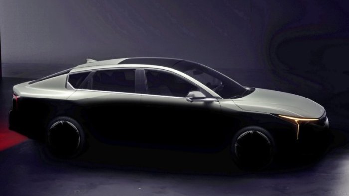 Kia в рассекретила дизайн нового седана K4 перед скорой премьерой