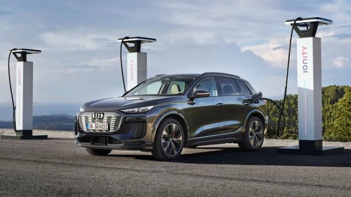 Audi пообещала провести в 2025 году премьеру нового электрического кроссовера Q6 E-Tron