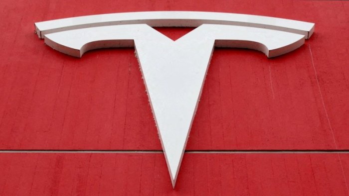 Tesla выпустит сразу три новых электромобиля