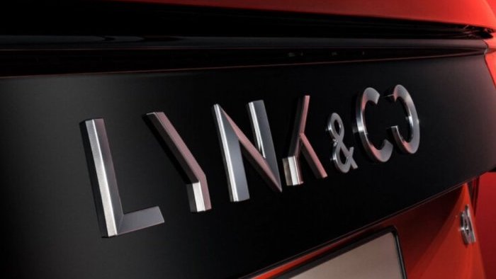 Автомобили бренда Lynk&Co начнут продавать в России официально