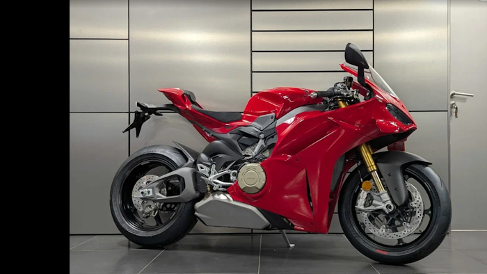 Абсолютно новый мотоцикл Ducati Panigale V4 S представлен в АВТОДОМ Ducati Алтуфьево