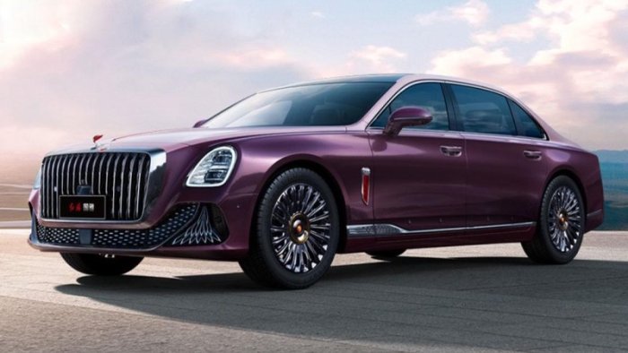 Hongqi привезёт в Россию ещё 3 автомобиля — стало известно, какие и когда