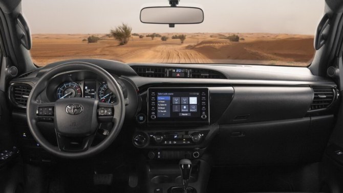 Toyota Hilux 2022 салон