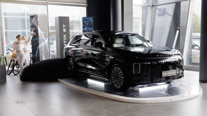 В EXEED Центре АВТОДОМ Варшавка состоялась официальная презентация нового гибридного кроссовера EXEED EXLANTIX ET