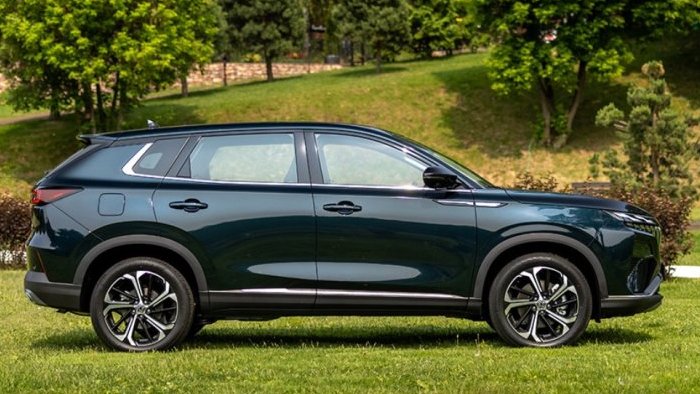 Кроссовер Dongfeng Huge начали продавать в России – подробнее о ценах и комплектацияхоо