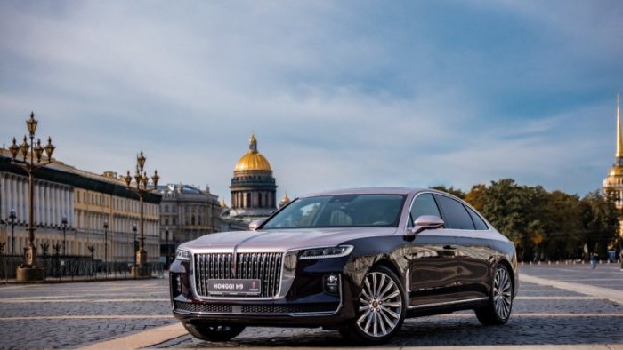 HONGQI АВТОДОМ Восток: премиальный HONGQI в третий раз стал официальным автомобилем на Петербургском форуме