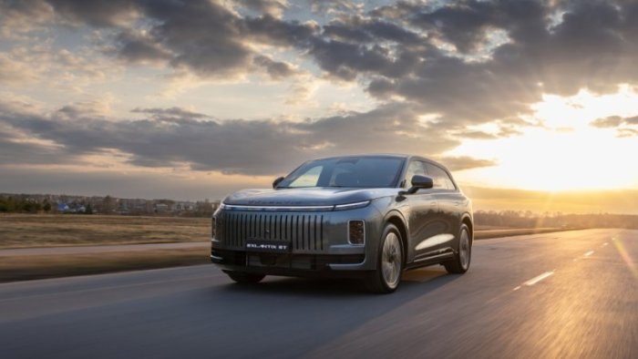 Новый лидер продаж в сегменте гибридов: EXEED EXLANTIX ET вошел в топ-5 бестселлеров России