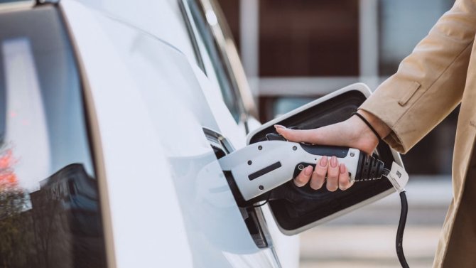 электромобили прогноз 2026