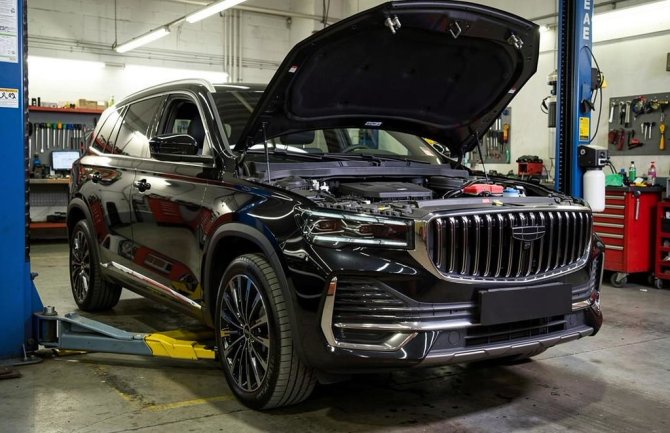 Джили Монжаро в техцентре на обслуживании