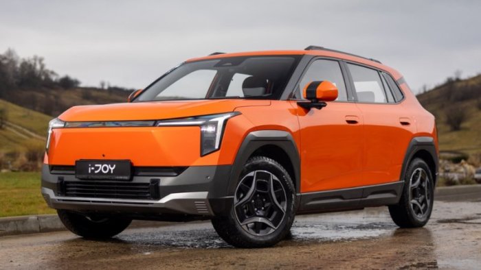 В России начались продажи кроссовера Evolute i-JOY нового поколения