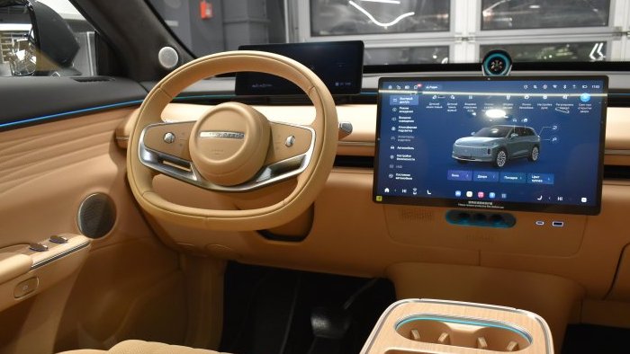 EXEED представляет в EXEED Центр АвтоСпецЦентр Химки обновленный гибридный кроссовер EXLANTIX ET с эксклюзивным интерьером