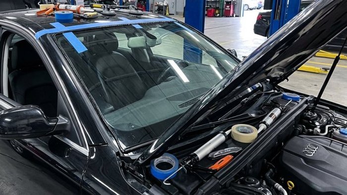 Замена лобового стекла Audi A4