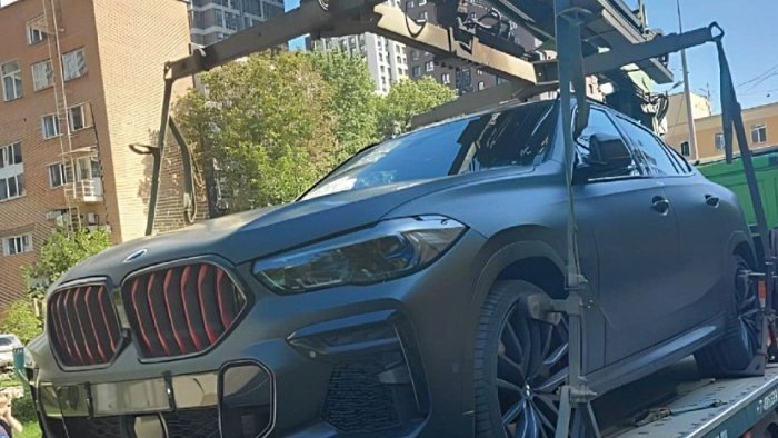 Оказалось, что среди автомобилей без номеров в Москве чаще всего эвакуируют BMW