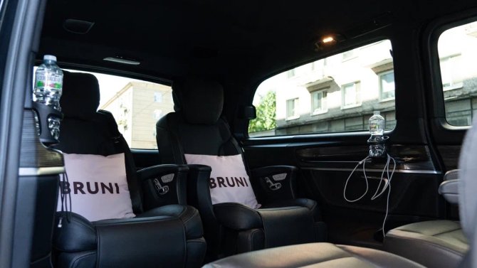 вместительный авто в аренду