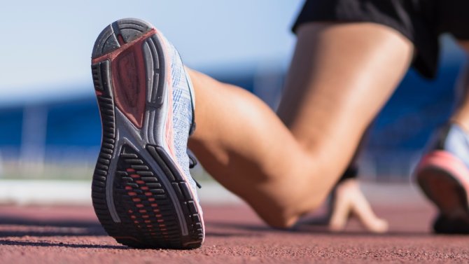 беговые кроссовки