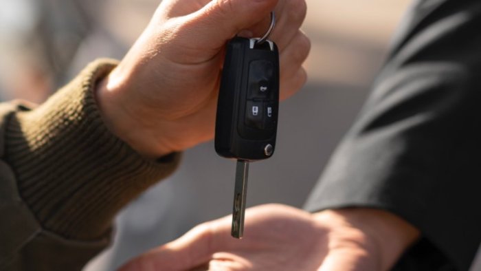 Для чего нужна почасовая аренда авто