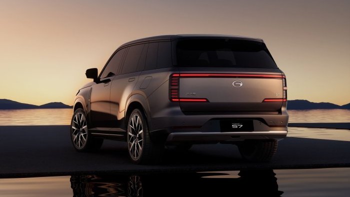 GAC АВТОДОМ представил комплектации нового гибридного кроссовера GAC ЭС7 / S7